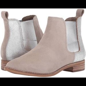 Toms Women's Ella Suede Bootie, Taupe